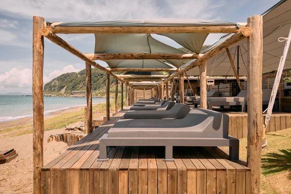 【千葉県鋸南町】「Motona Beach Club」にBBQプラン登場！千葉県産蛤やケイジャンチキンを味わおう