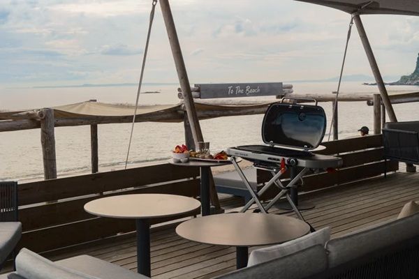 【千葉県鋸南町】「Motona Beach Club」にBBQプラン登場！千葉県産蛤やケイジャンチキンを味わおう