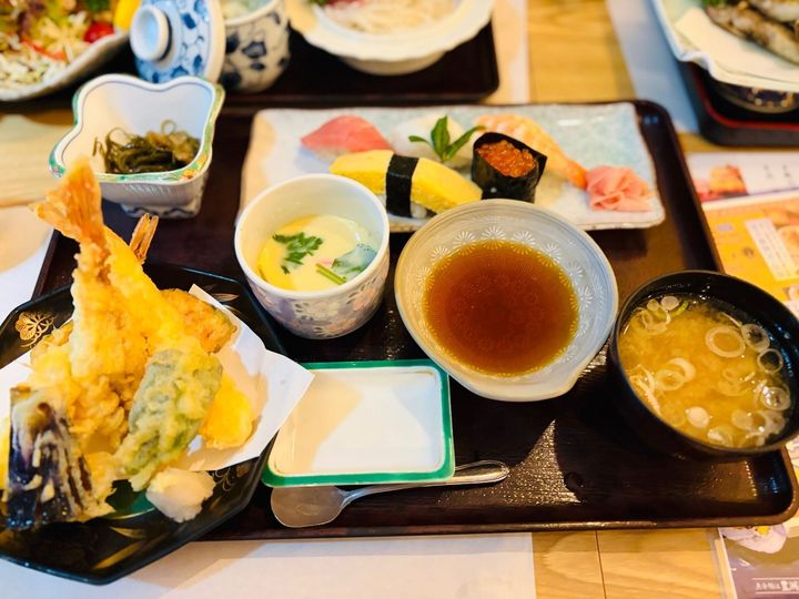 敷居が高くはなかった！夜のお食事！あれもこれも欲張り食べたい方におすすめ