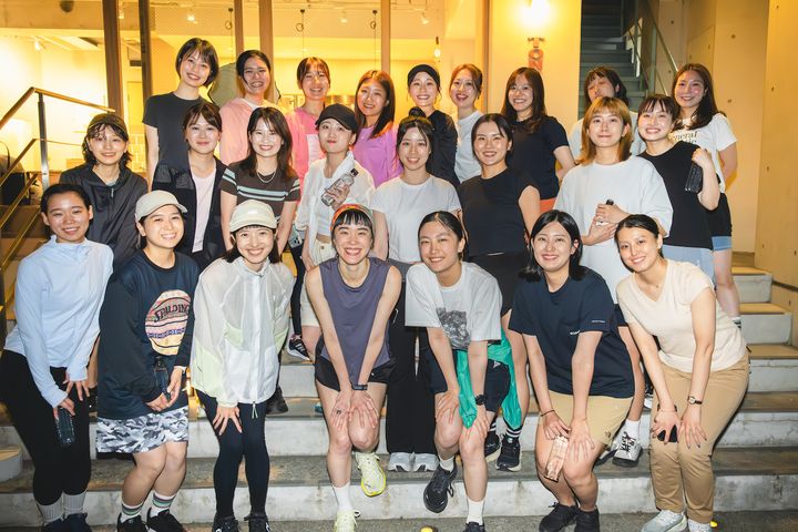 【FUDGE ランニング部】駒沢大学のカフェ〈TONE〉で開催した初のナイトランをレポート。おしゃれさんのランニングコーデSNAPも！