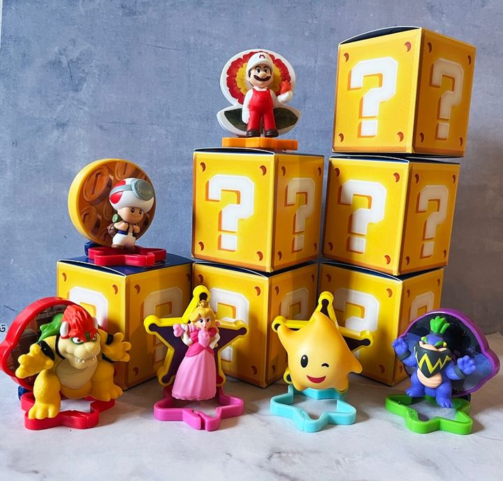 【ハッピーセット】「ザ・スーパーマリオギャラクシー・ムービー」第2弾 第2弾は、「キノピオ」「ピーチ姫」「クッパ」「ファイアマリオ」「ワンダークッパJr.」「チコ」の6種類
