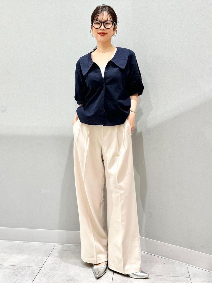 ビッグカラーが顔まわりのアクセントに 出典：StyleHint
