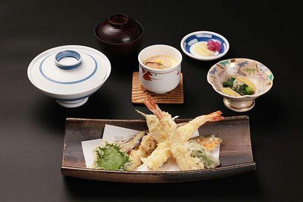 【北海道旭川市】「和食庭園 小城」リニューアル。庭園を望む和の空間はそのままに全席テーブル席へ