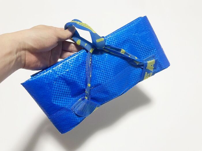 【超便利】KEAの〈青バッグ〉をコンパクトにたたむ小ワザ！