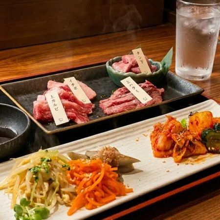 【東京都新宿区】ラム焼肉専門店lamb ne らむねに「100％ラムバーグ御膳」登場！希少部位食べ比べ御膳も