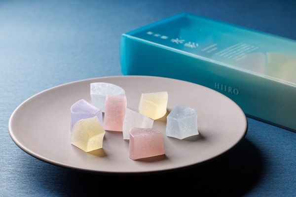 夜空を描いた夏限定羊羹「満天」に鳥取限定包装が登場！宝石のような琥珀糖もチェック