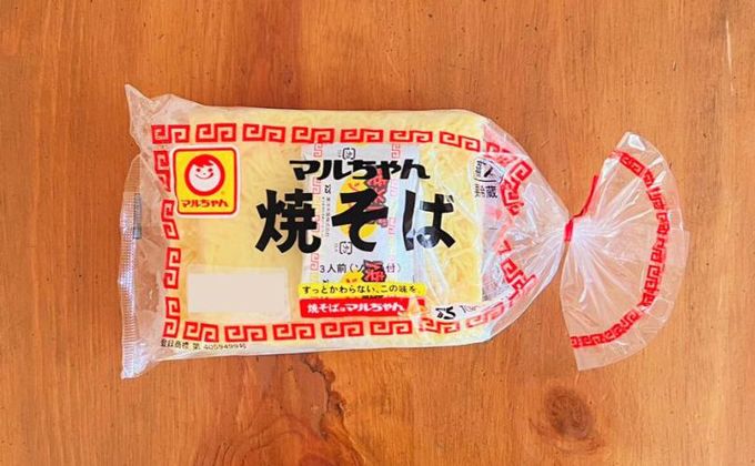【笑えるくらい簡単なレシピ】野菜は切らない！ 火は使わない！ レンチンで作る「焼かない焼きそば」・なにもしたくない日のひらめきレシピ1の画像1