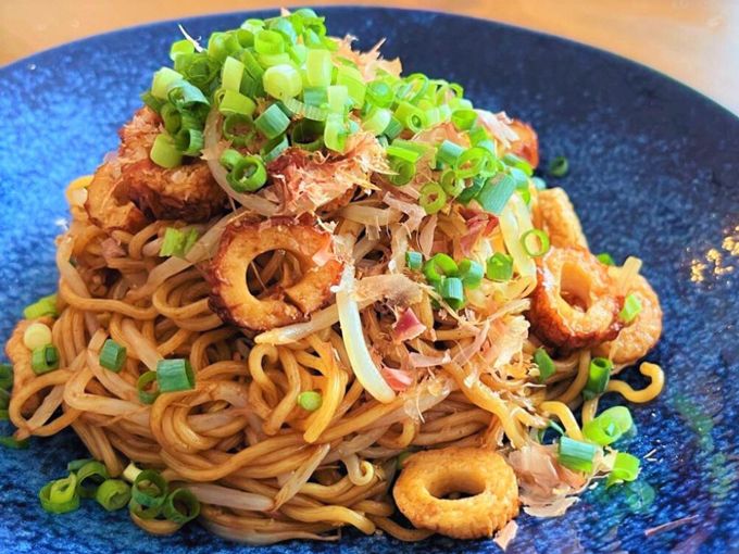 【笑えるくらい簡単なレシピ】野菜は切らない！ 火は使わない！ レンチンで作る「焼かない焼きそば」・なにもしたくない日のひらめきレシピ1の画像6
