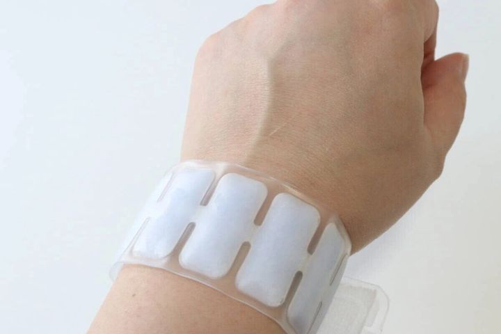 ダイソー クールリストバンド 使用例