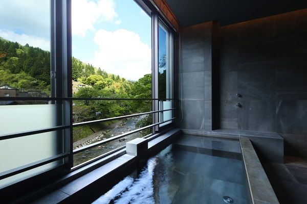 【兵庫県新温泉町】湯村温泉「湧泉の宿ゆあむ」に特選グルメプラン登場！白イカ・アワビ・但馬牛など堪能