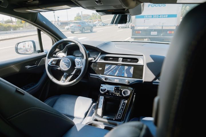 自動運転タクシーの「Waymo」