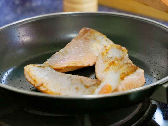 実は奥が深い『魚の焼き方』！ちょっとしたコツでレベルアップ♡美味しくふっくらと焼き上げるには？