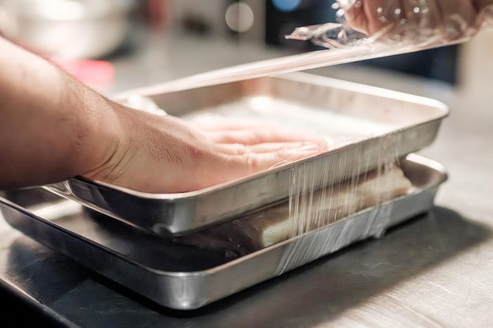 豚肉を取り出し、冷やす