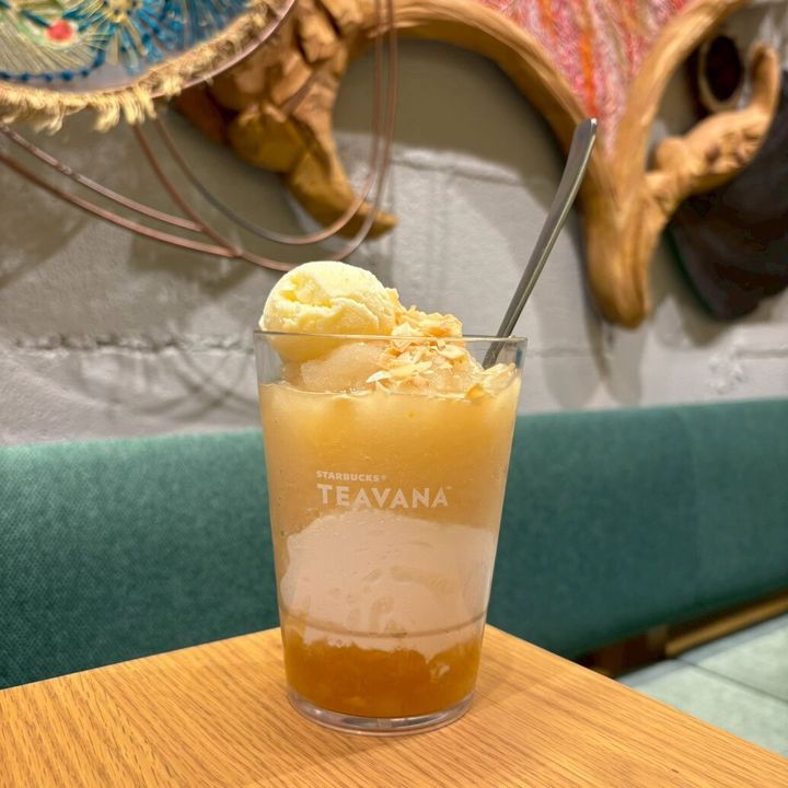 パイン & ココナッツ フローズン ティー フロート