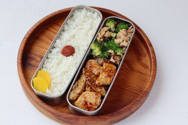 「豚ごぼう」「ツナブロッコリー」2品弁当
