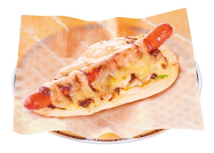 「カリーナンドッグ」（税込 710円～770円） ※店舗により価格は異なる width=