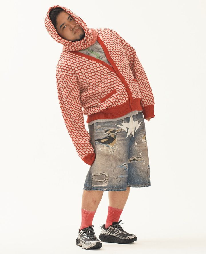 松井ケムリが着こなすA BATHING APE®のフェイクプリント ショーツ