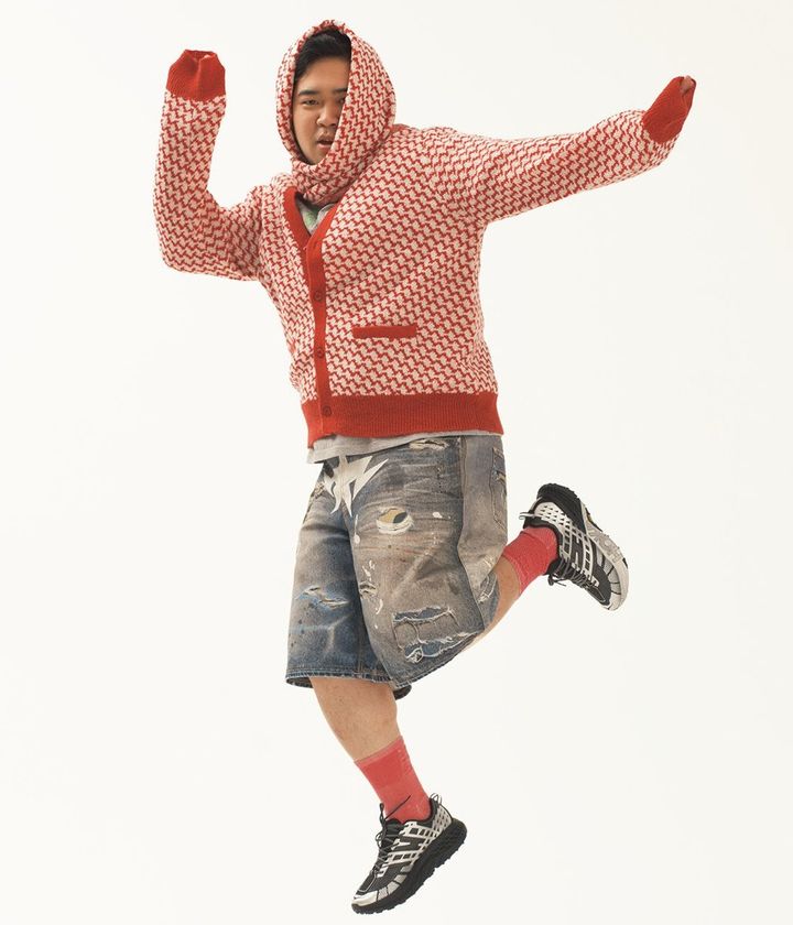 松井ケムリが着こなすA BATHING APE®のフェイクプリント ショーツ