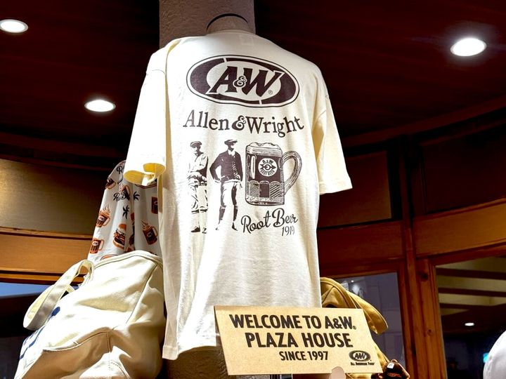 プラザハウス店限定「A&W Casual DINING Tee」