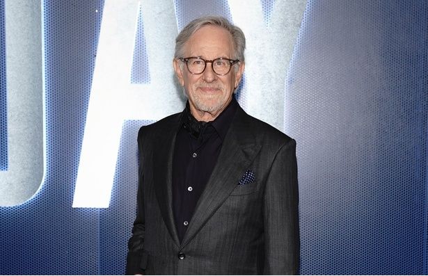 4年ぶりの監督作で、久々にSFジャンルに挑んだスティーヴン・スピルバーグ監督 [c]Everett Collection/AFLO