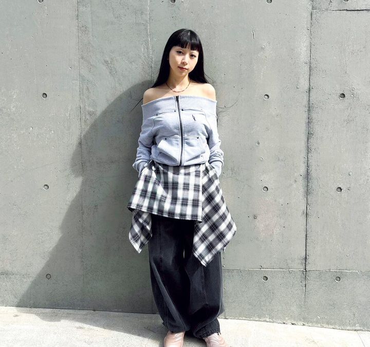【SNAP】淡いピンクスニーカーをさりげない主役に♡ 川口紗南 さん