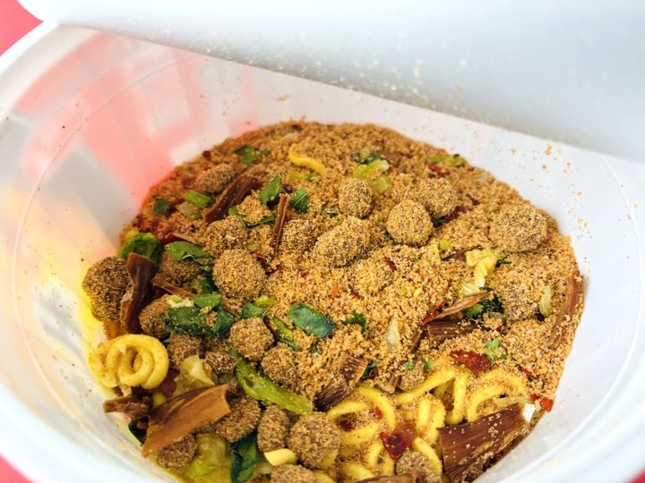 花椒が効いたスープがクセになる！！【ファミマ】純連監修の「花椒香る 濃厚辛みそラーメン」