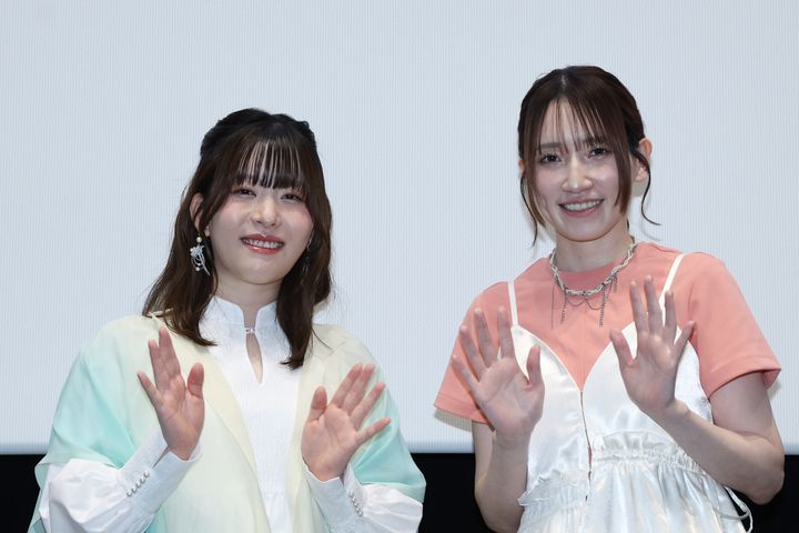 映画『傘少女 精霊たちの物語』日本語吹き替え版公開記念舞台あいさつに登壇した石見舞菜香＆上絛千尋 オフィシャル width=