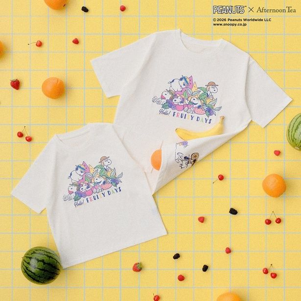フルーツに囲まれたスヌーピーたちがデザインされた「プリントTシャツ」(4950円)、「プリントキッズTシャツ」(3850円)