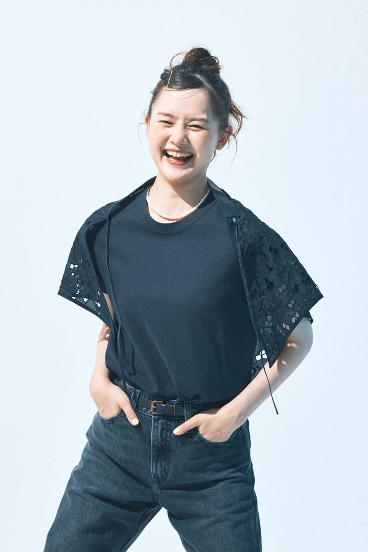 レースは黒なら大人も取り入れやすい！いつものTシャツ×デニムをいまっぽく【FUDGE 7月号連動企画-夏だから、ブラック！ | DAY 07】