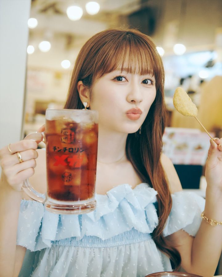 佐々木彩夏1st写真集『ぺろり』収録イメージカット 撮影：北浦敦子 width=