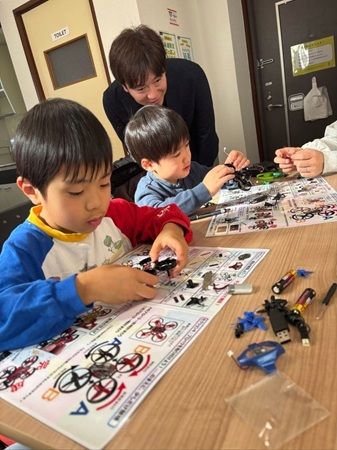 【東京都荒川区】「スカイブレックス KIDS DRONE」の『毎週通える』子ども専用ドローン教室が新規開校