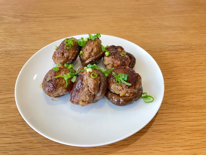 完成した「シイタケの肉詰め」（JA全農広報部の公式Xアカウントより）