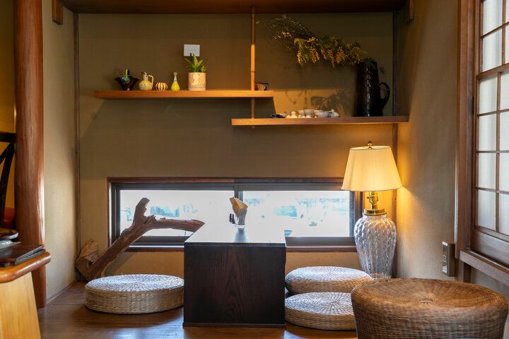 鎌倉の御成通りで築70年の温もりに包まれる。昭和の面影を色濃く残すカフェ「yoi」