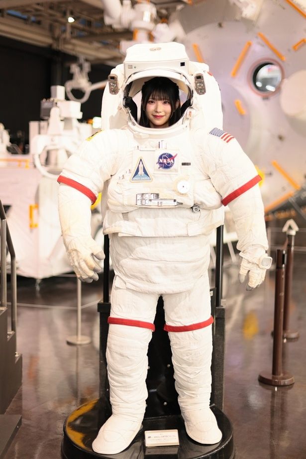 フォトスポットで宇宙飛行士に成りきるゆあにゃん (C)KADOKAWA 撮影＝EDWARD.K