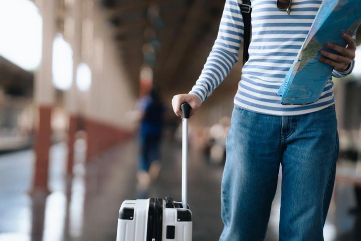 50代のひとり旅は「ついで旅」でいい。岸本葉子さんに聞く、おっくうのハードルを下げるコツ