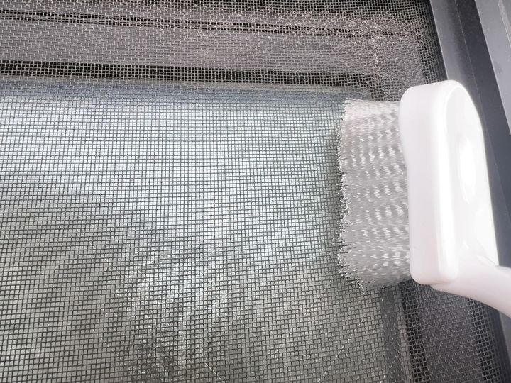 網戸の細い目にも入り込む