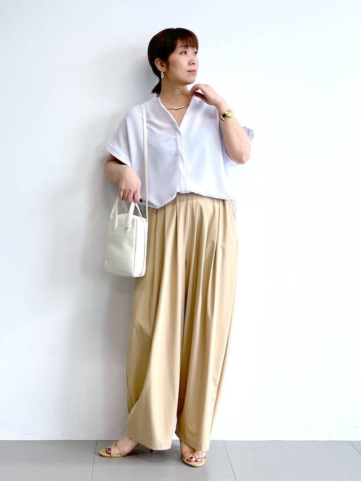 きれいめ＆上品な「ベージュ」はオフィスにも