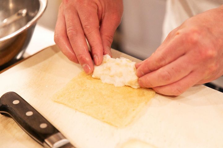 はんぺんダネを南関あげで巻く①