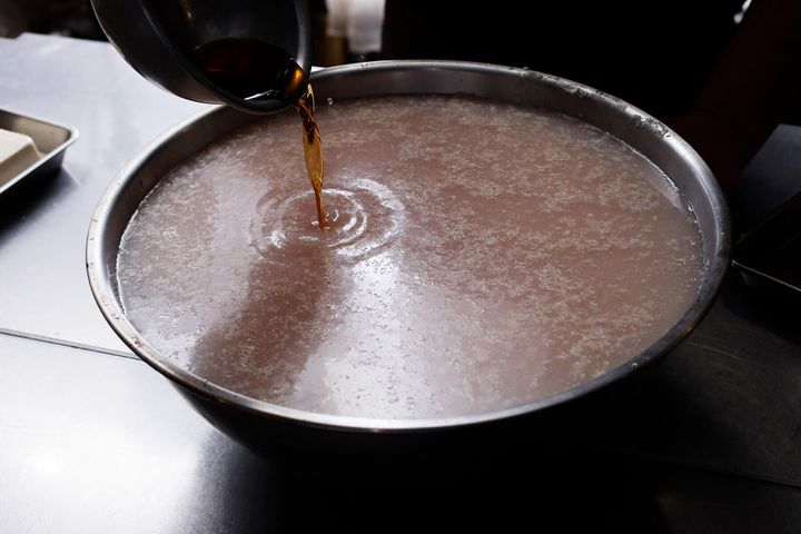 紹興酒を加える