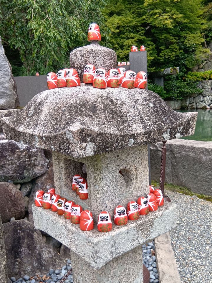 だるまバージョンの不気味で不思議なダルマミャクミャク？！【勝尾寺】というだるまで有名なお寺で発見！