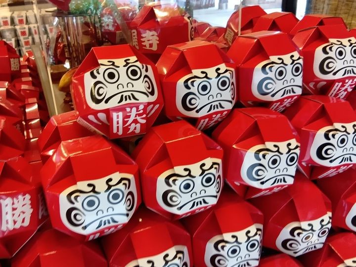 だるまバージョンの不気味で不思議なダルマミャクミャク？！【勝尾寺】というだるまで有名なお寺で発見！