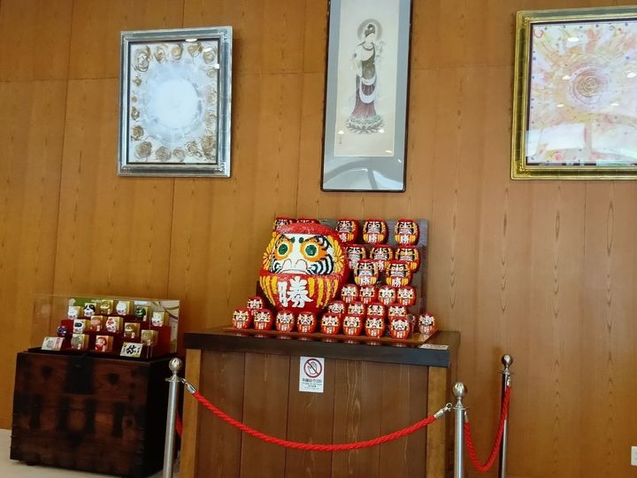 だるまバージョンの不気味で不思議なダルマミャクミャク？！【勝尾寺】というだるまで有名なお寺で発見！