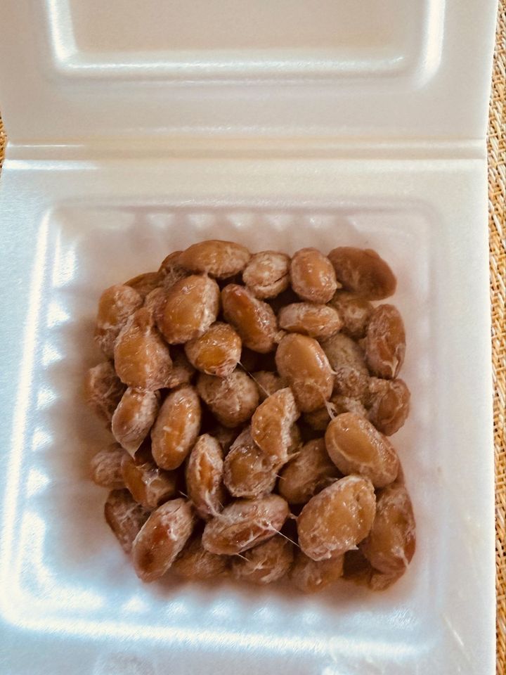 インパクトの強い大粒納豆！無添加無し
