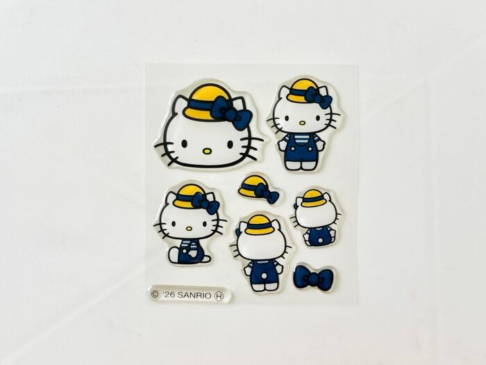 【40代・50代】大人かわいい♡『ハローキティ』の豪華ポーチを〈付録〉でゲット。話題のぷっくりシールつき！