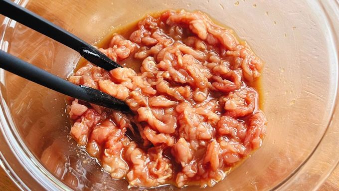 【パサパサしない！ コスパよし！】「豚こま」をしっとりおいしく調理する「青椒肉絲（チンジャオロース）」・なにもしたくない日のひらめきレシピ3の画像5