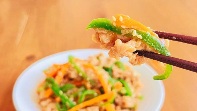 【パサパサしない！ コスパよし！】「豚こま」をしっとりおいしく調理する「青椒肉絲（チンジャオロース）」・なにもしたくない日のひらめきレシピ3の画像10