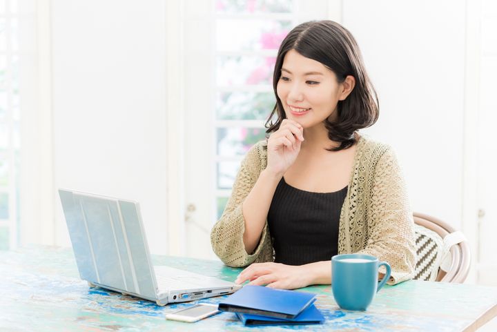 コスメ・終活・色彩の知識が身につく資格を無料で受験できる！費用ゼロ・今日から始められる大人女性の『ゼロ円資格』3選