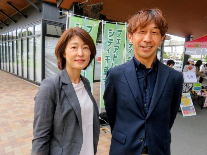 千葉市自治推進部 齋木久美子部長（左）と国際交流課 寺井隆課長