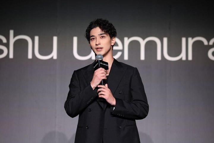 画像: 横浜さんは真摯に質問に応じていました 出典：シュウ ウエムラ