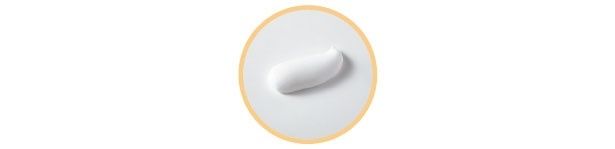 炭酸泡が広がって、磨き残しが少ないのが魅力。すっきりソーダの香味で、忙しい朝も歯磨きが楽しみです！ 撮影／安井真喜子
